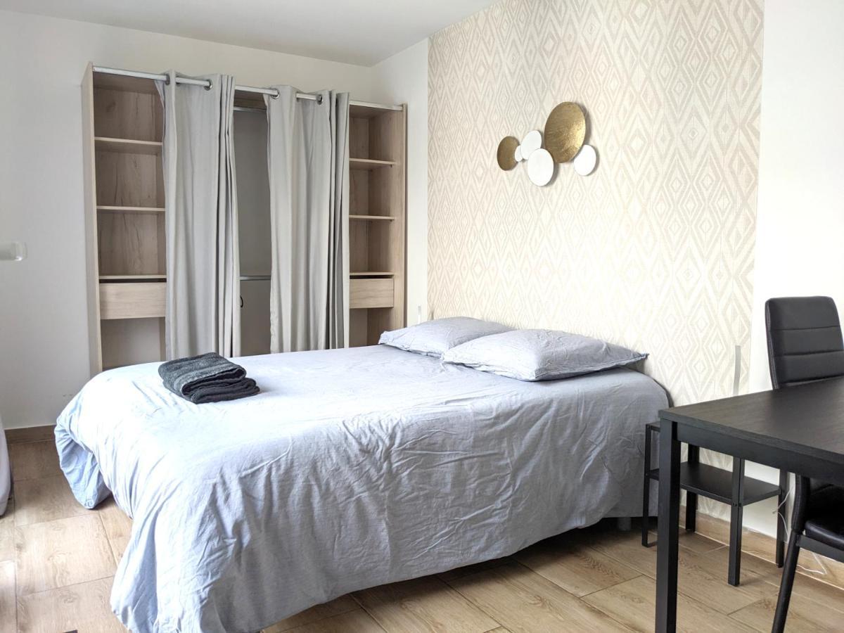 Grande Maison Renovee A 7 Min Du Metro Романвил Екстериор снимка